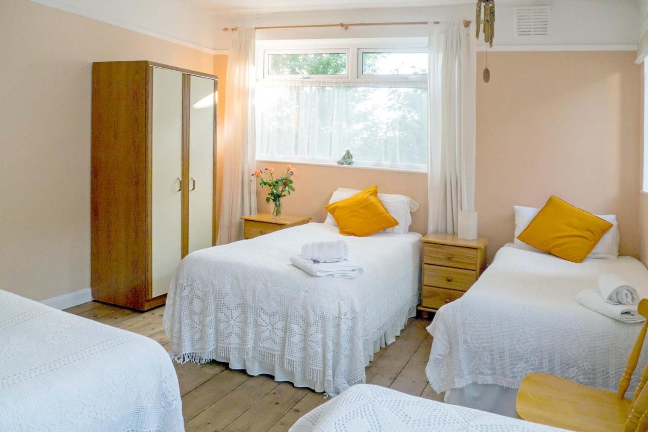 Healing Waters Sanctuary For Exclusive Private Hire And Self Catering Board, Vegetarian, Alcohol & Wifi Free Retreat In Glastonbury Bed and Breakfast Esterno foto